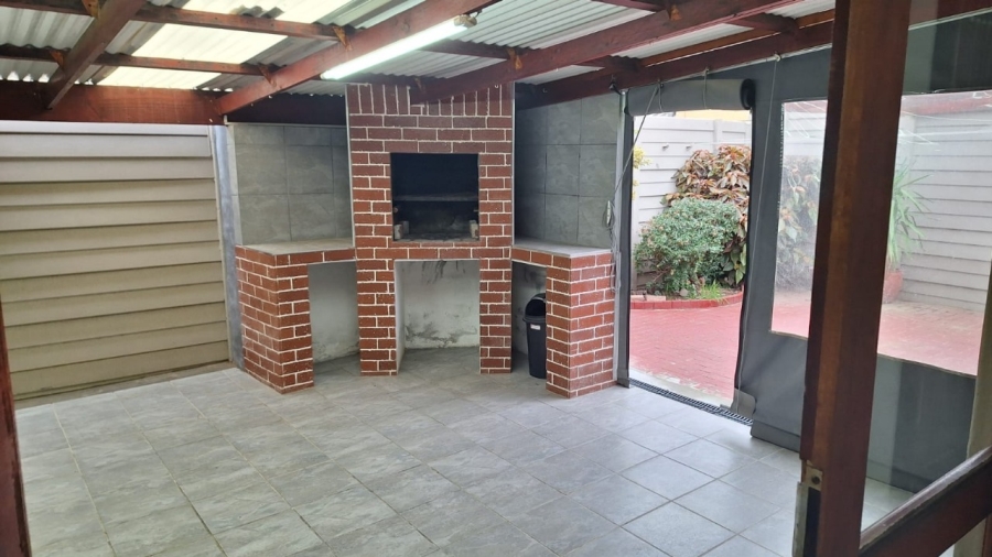 2 Bedroom Property for Sale in Admirals Park Western Cape